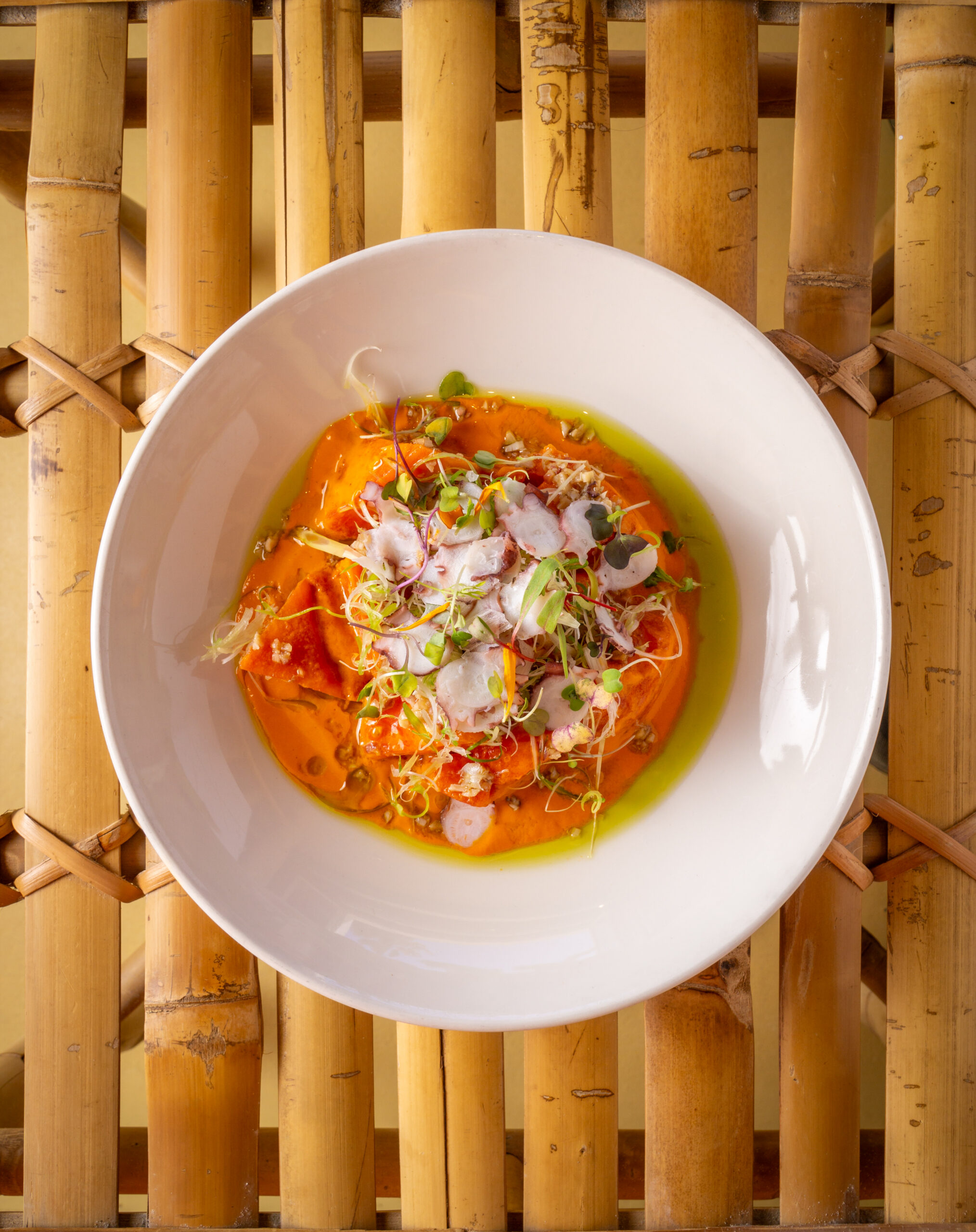 Tomate con Vinagreta de Pulpo