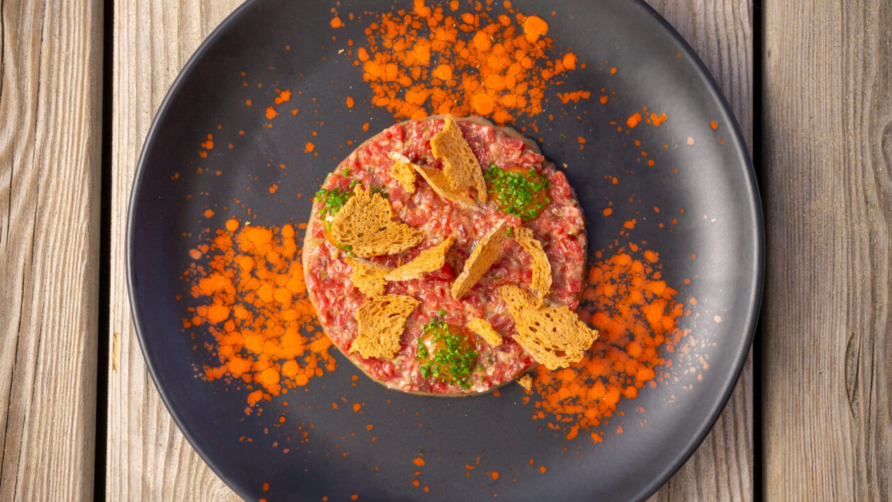 Steak Tartar de Solomillo con Gel de Yema