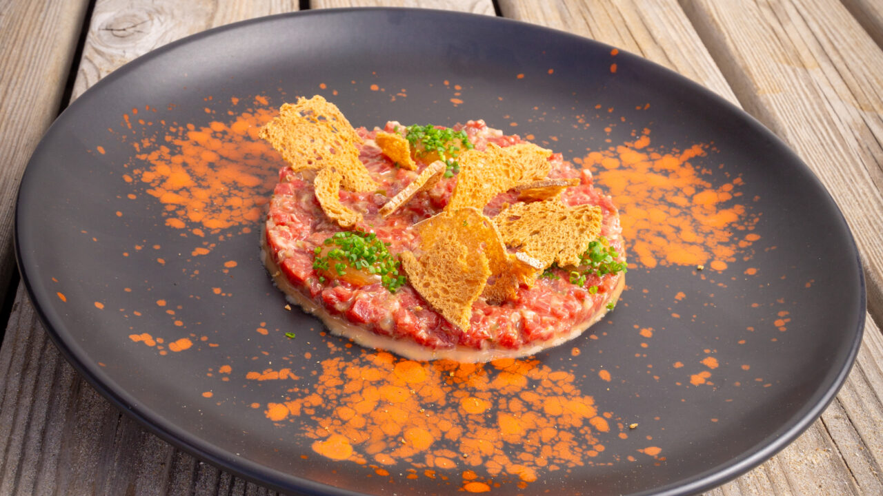 Steak Tartar de Solomillo con Gel de Yema